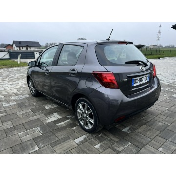 Toyota Yaris 2015,  1.0 benzyna - Na sprzedaż za 35 900 zł - Turek - zdjęcie 7