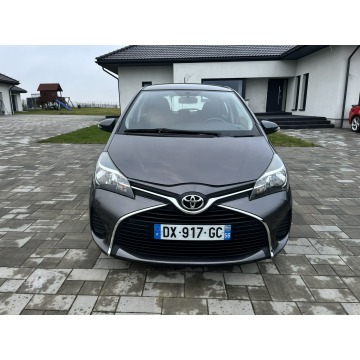 Toyota Yaris 2015,  1.0 benzyna - Na sprzedaż za 35 900 zł - Turek - zdjęcie 2