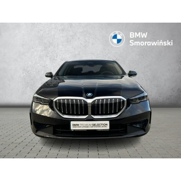 BMW Seria 5  Sedan/Limuzyna 2023,  2.0 hybryda, automat - Na sprzedaż za 282 400 zł - Poznań - zdjęcie 8