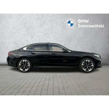 BMW Seria 5  Sedan/Limuzyna 2023,  2.0 hybryda, automat - Na sprzedaż za 282 400 zł - Poznań - zdjęcie 6