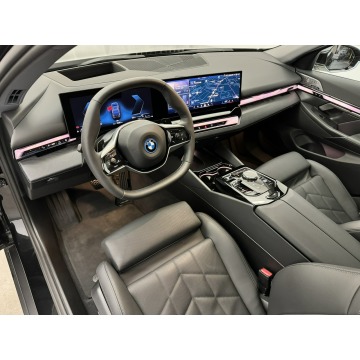 BMW Seria 5  Sedan/Limuzyna 2023,  2.0 hybryda, automat - Na sprzedaż za 282 400 zł - Poznań - zdjęcie 12