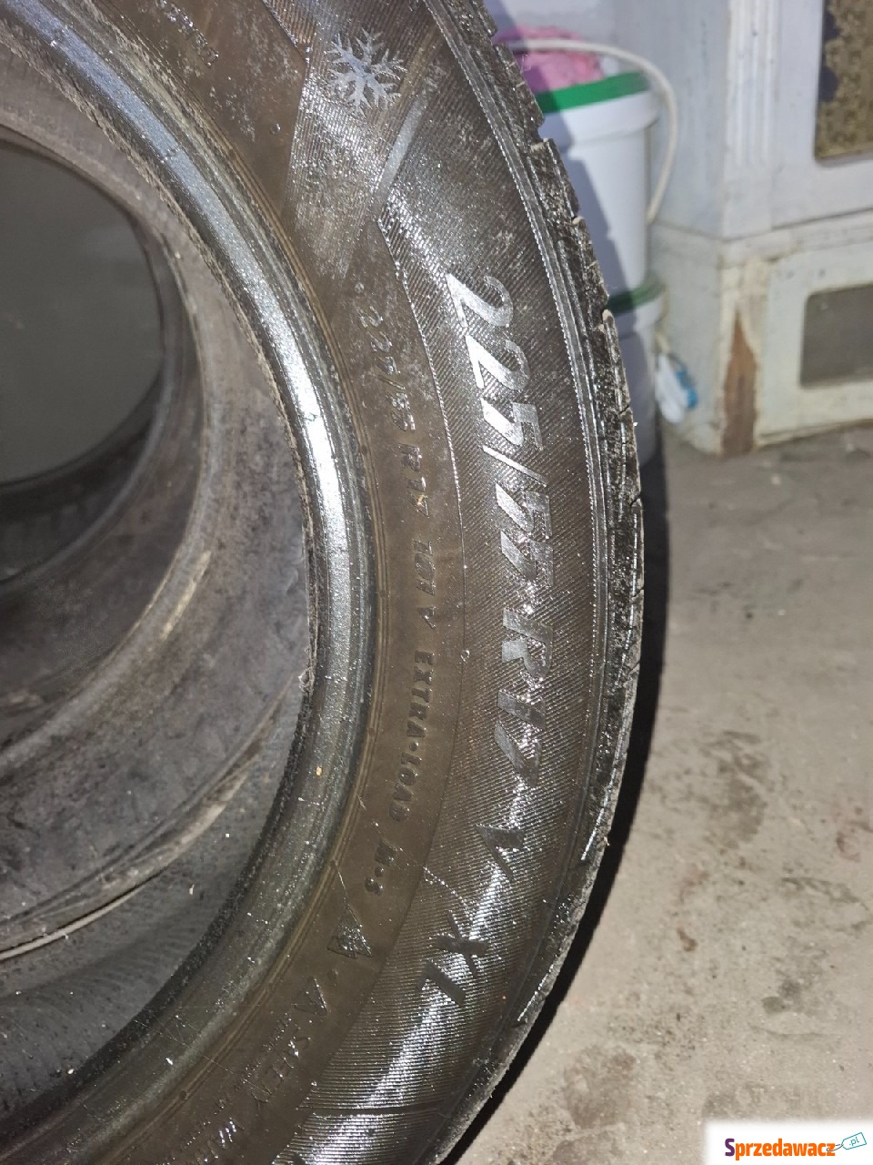 2 opony zimowe 225x55x17 Matador