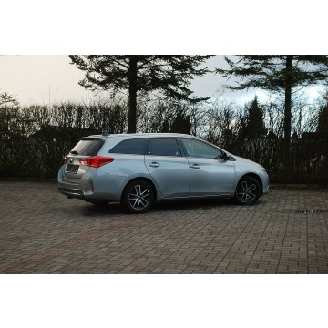 Toyota Auris 2015,  1.8 hybryda, automat - Na sprzedaż za 49 500 zł - Słupsk - zdjęcie 4