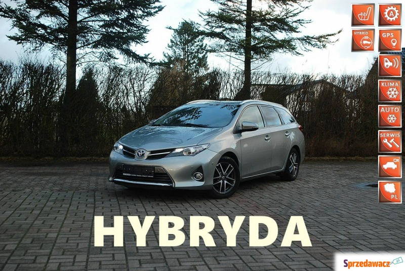 Toyota Auris 2015,  1.8 hybryda, automat - Na sprzedaż za 49 500 zł - Słupsk