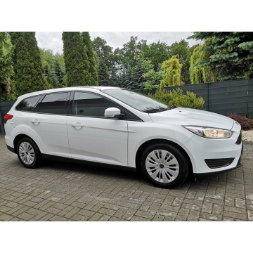 Ford Focus 2017,  1.0 benzyna - Na sprzedaż za 29 900 zł - Strzegom - zdjęcie 4