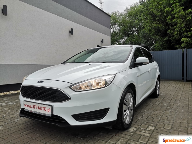 Ford Focus 2017,  1.0 benzyna - Na sprzedaż za 29 900 zł - Strzegom