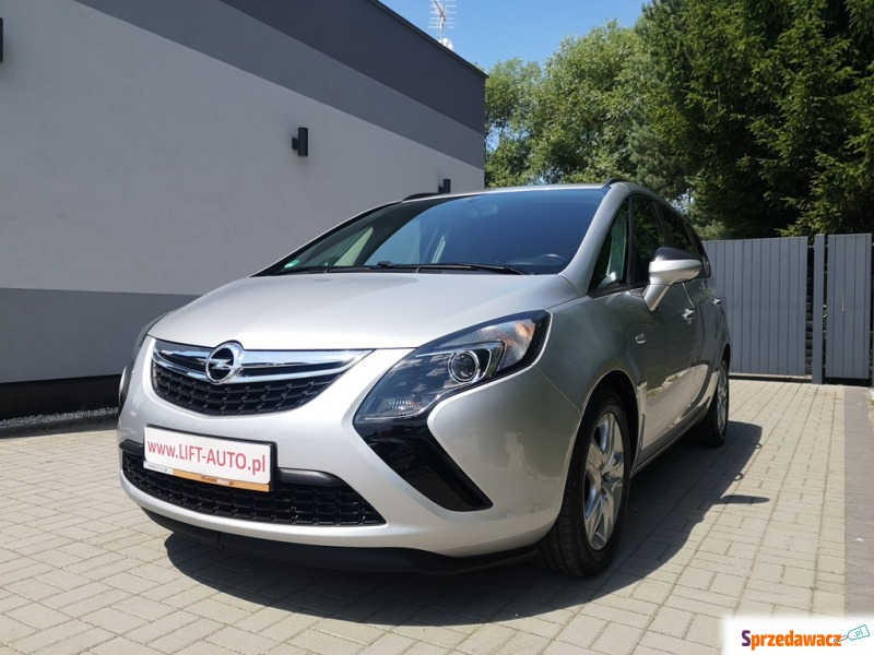Opel Zafira 2013,  1.4 benzyna - Na sprzedaż za 35 900 zł - Strzegom