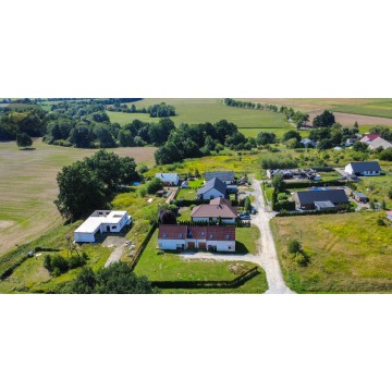 Sprzedam dom Świdnica -  bliźniak jednopiętrowy,  pow.  215 m2,  działka:   1400 m2 - zdjęcie 2