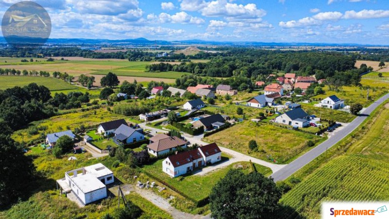 Sprzedam dom Świdnica -  bliźniak jednopiętrowy,  pow.  215 m2,  działka:   1400 m2