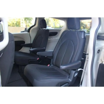 Chrysler Pacifica  Minivan/Van 2019,  3.6 benzyna, automat - Na sprzedaż za 90 000 zł - Warszawa - zdjęcie 7