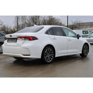 Toyota Corolla  Sedan/Limuzyna 2023,  1.8 hybryda, automat - Na sprzedaż za 109 999 zł - Warszawa - zdjęcie 4