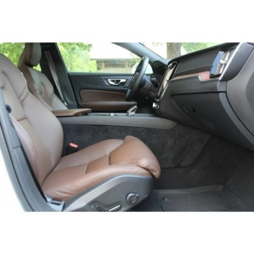 Volvo S60  Sedan/Limuzyna 2021,  2.0 benzyna, automat - Na sprzedaż za 140 000 zł - Warszawa - zdjęcie 5