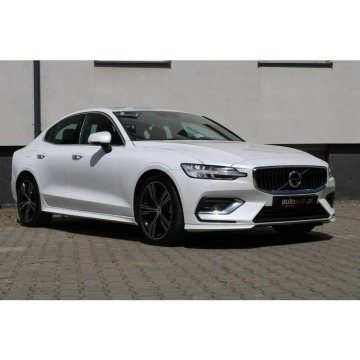 Volvo S60  Sedan/Limuzyna 2021,  2.0 benzyna, automat - Na sprzedaż za 140 000 zł - Warszawa - zdjęcie 2