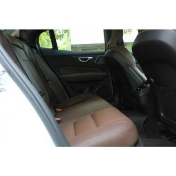 Volvo S60  Sedan/Limuzyna 2021,  2.0 benzyna, automat - Na sprzedaż za 140 000 zł - Warszawa - zdjęcie 6