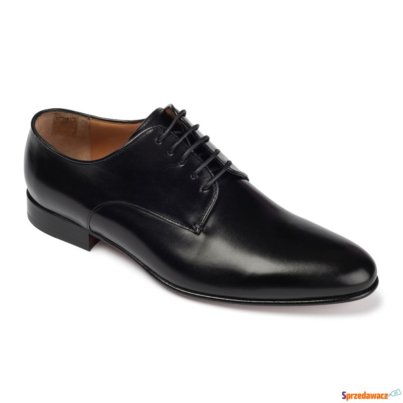 Czarne skórzane buty typu derby...