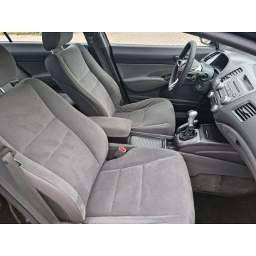 Honda Civic  Sedan/Limuzyna 2006,  1.8 benzyna - Na sprzedaż za 14 300 zł - Warszawa - zdjęcie 8