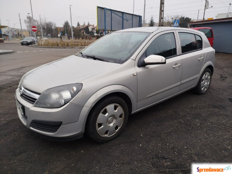 Opel Astra  Hatchback 2006,  1.6 benzyna, automat - Na sprzedaż za 5 300,00 zł - Toruń