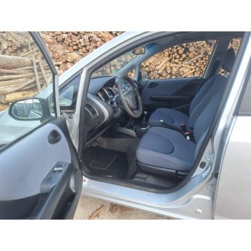Honda Jazz  Hatchback 2003,  1.2 benzyna - Na sprzedaż za 8 900,00 zł - Stargard - zdjęcie 7