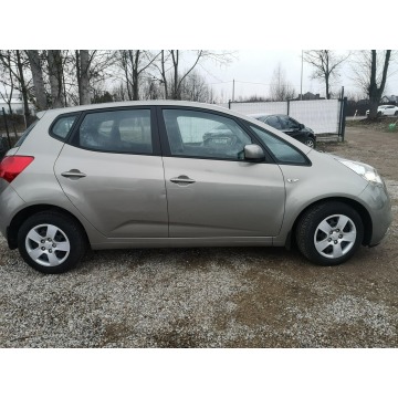 Kia Venga  Hatchback 2017,  1.4 benzyna - Na sprzedaż za 29 999 zł - Fasty - zdjęcie 9