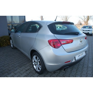 Alfa Romeo Giulietta  Hatchback 2013,  1.6 diesel - Na sprzedaż za 17 900 zł - Dębica - zdjęcie 11