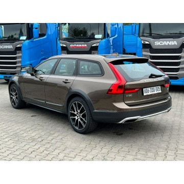 Volvo V90 2020,  2.0 diesel, automat - Na sprzedaż za 125 000 zł - Raków - zdjęcie 4