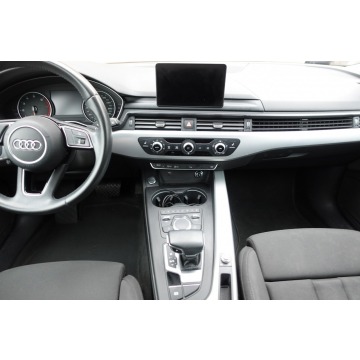 Audi A4 2018,  2.0 benzyna, automat - Na sprzedaż za 64 500 zł - Suwałki - zdjęcie 9