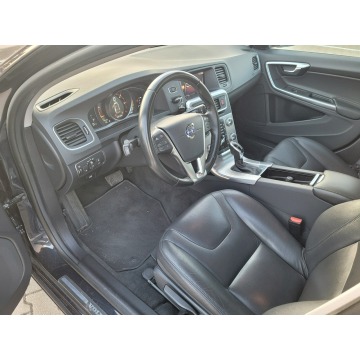 Volvo V60 2018,  2.0 diesel, automat - Na sprzedaż za 51 999 zł - Suwałki - zdjęcie 8