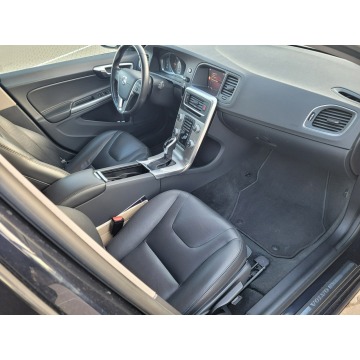 Volvo V60 2018,  2.0 diesel, automat - Na sprzedaż za 51 999 zł - Suwałki - zdjęcie 7