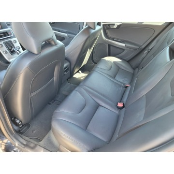Volvo V60 2018,  2.0 diesel, automat - Na sprzedaż za 51 999 zł - Suwałki - zdjęcie 10