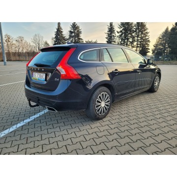 Volvo V60 2018,  2.0 diesel, automat - Na sprzedaż za 51 999 zł - Suwałki - zdjęcie 4