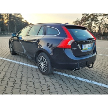Volvo V60 2018,  2.0 diesel, automat - Na sprzedaż za 51 999 zł - Suwałki - zdjęcie 6