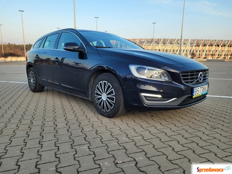 Volvo V60 2018,  2.0 diesel, automat - Na sprzedaż za 51 999 zł - Suwałki