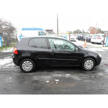 Volkswagen Golf  Hatchback 2003,  1.6 benzyna - Na sprzedaż za 8 900,00 zł - Jarocin - zdjęcie 8