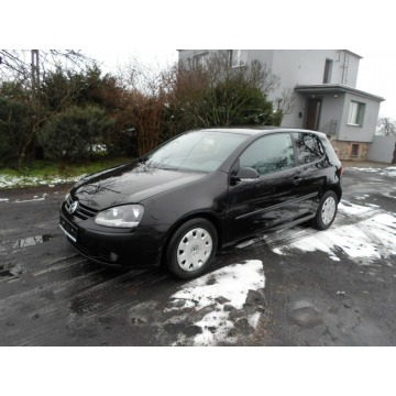 Volkswagen Golf  Hatchback 2003,  1.6 benzyna - Na sprzedaż za 8 900,00 zł - Jarocin - zdjęcie 2