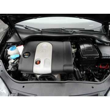 Volkswagen Golf  Hatchback 2003,  1.6 benzyna - Na sprzedaż za 8 900,00 zł - Jarocin - zdjęcie 12