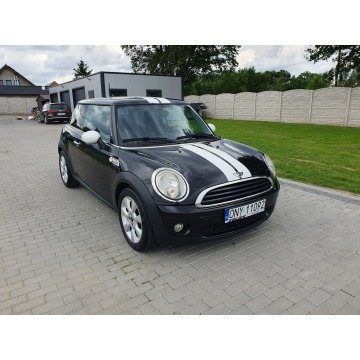 Mini ONE  Hatchback 2009,  1.4 benzyna - Na sprzedaż za 18 500 zł - Strobice - zdjęcie 9