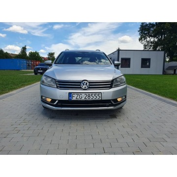 Volkswagen Passat 2010,  2.0 diesel, automat - Na sprzedaż za 19 500 zł - Strobice - zdjęcie 6