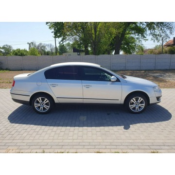 Volkswagen Passat  Sedan/Limuzyna 2007,  1.9 diesel - Na sprzedaż za 7 999,00 zł - Strobice - zdjęcie 10