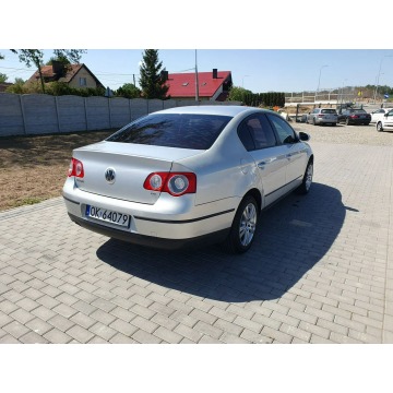 Volkswagen Passat  Sedan/Limuzyna 2007,  1.9 diesel - Na sprzedaż za 7 999,00 zł - Strobice - zdjęcie 9