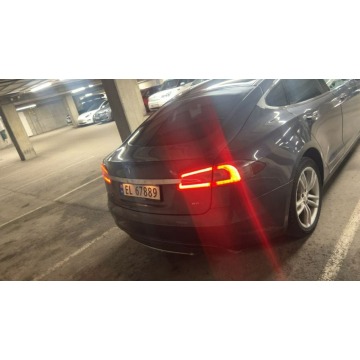Tesla Model S  Sedan/Limuzyna 2015 elektryczny, automat - Na sprzedaż za 80 000 zł - Lublin - zdjęcie 10
