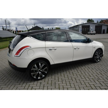 Lancia Delta  Hatchback 2008,  1.4 benzyna - Na sprzedaż za 13 900 zł - Kutno - zdjęcie 8