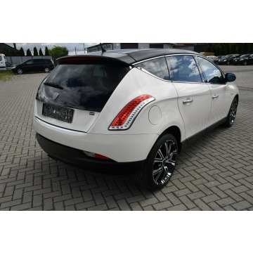 Lancia Delta  Hatchback 2008,  1.4 benzyna - Na sprzedaż za 13 900 zł - Kutno - zdjęcie 9