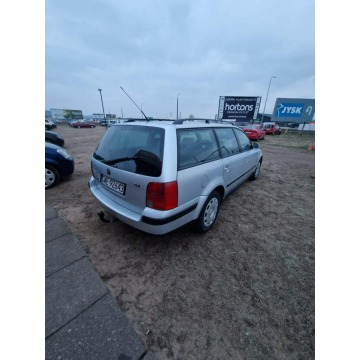 Volkswagen Passat 1999,  1.9 diesel - Na sprzedaż za 3 500,00 zł - Lębork - zdjęcie 2