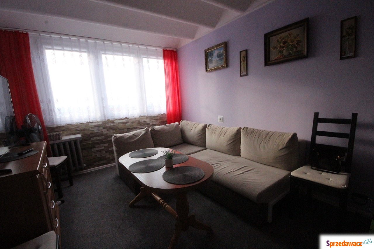2pok, 35met, okolice Sky Towera...