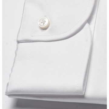 Elegancka biała koszula męska taliowana (SLIM FIT), mankiety na guziki 46