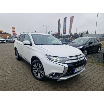 Mitsubishi Outlander  SUV 2018,  2.0 benzyna, automat - Na sprzedaż za 74 900 zł - Żory - zdjęcie 5