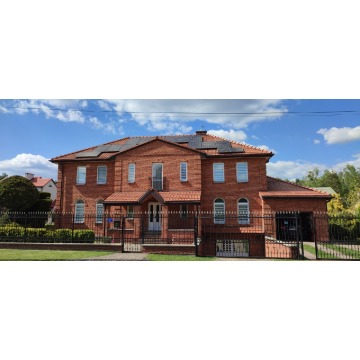 Sprzedam  wygodny, przestronny dom 440m2  w Kozienicach