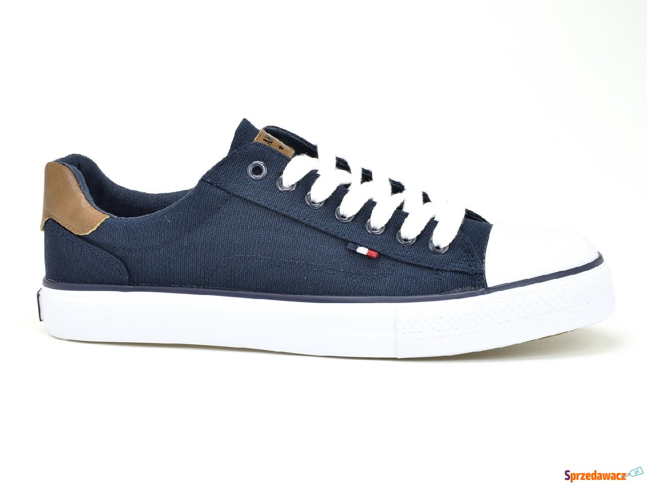 Trampki American Club  LH 77/23...