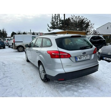 Ford Focus 2015,  1.5 diesel - Na sprzedaż za 21 700 zł - Psary Małe - zdjęcie 9