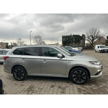 Mitsubishi Outlander  SUV 2018,  2.0 hybryda, automat - Na sprzedaż za 85 900 zł - Psary Małe - zdjęcie 3